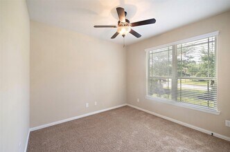 Building Photo - 2 Painted Post Pl