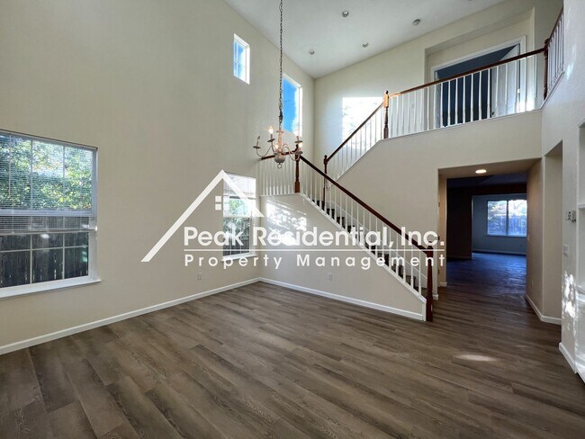 Foto del edificio - 4 br, 3 bath House - 9329 Channel Islands St
