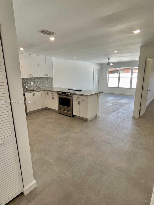 Foto del edificio - 5701 NW 28th St