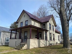 Building Photo - 302 N Rutland St
