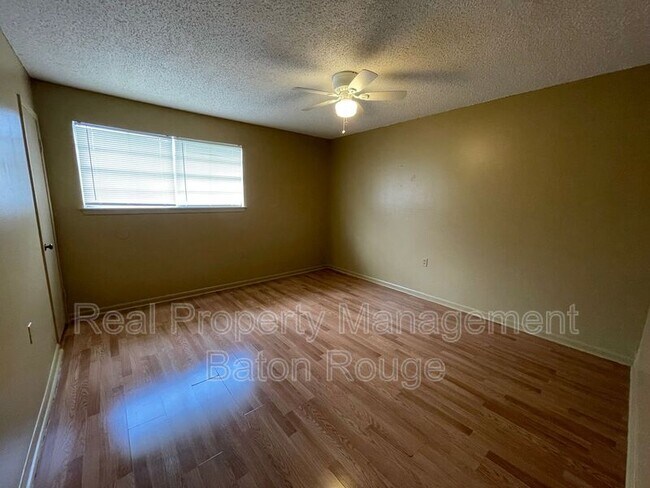Building Photo - 10952 Cherry Hill Ave