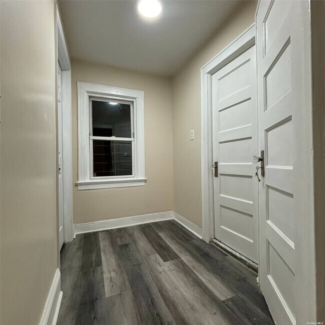 Foto del edificio - 1443 E 94th St