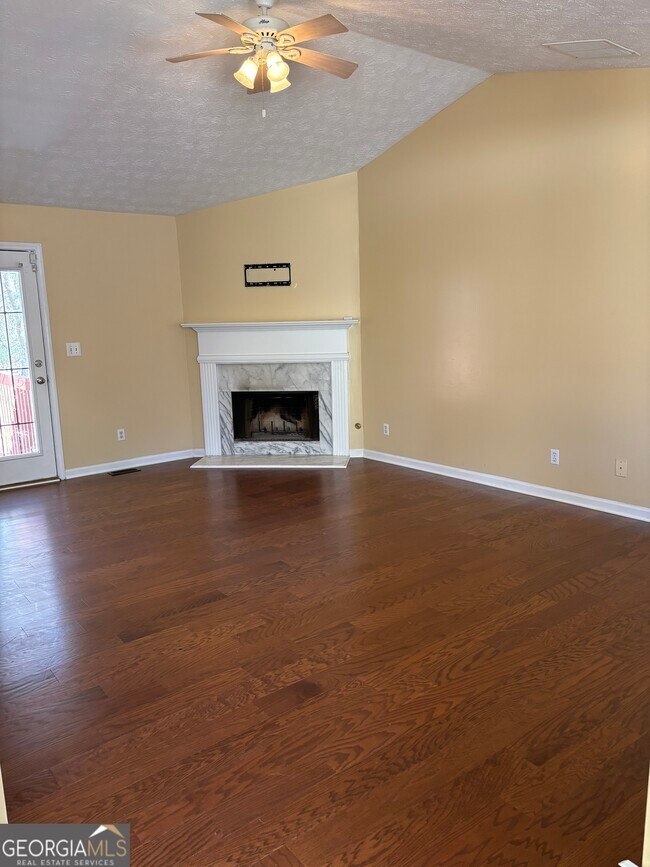 Foto del edificio - 5734 Wellborn Oaks Ct