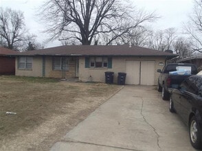 Building Photo - 2705 W Oklahoma Ave