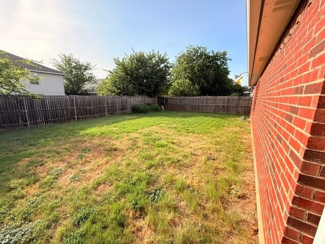 Foto del edificio - 8125 Dripping Springs Dr