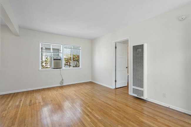 Building Photo - 4820 Inglewood Blvd