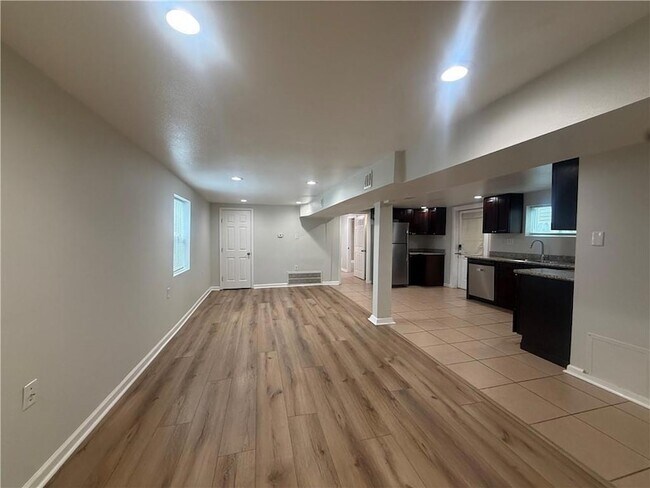 Foto del edificio - 4121 Elba St