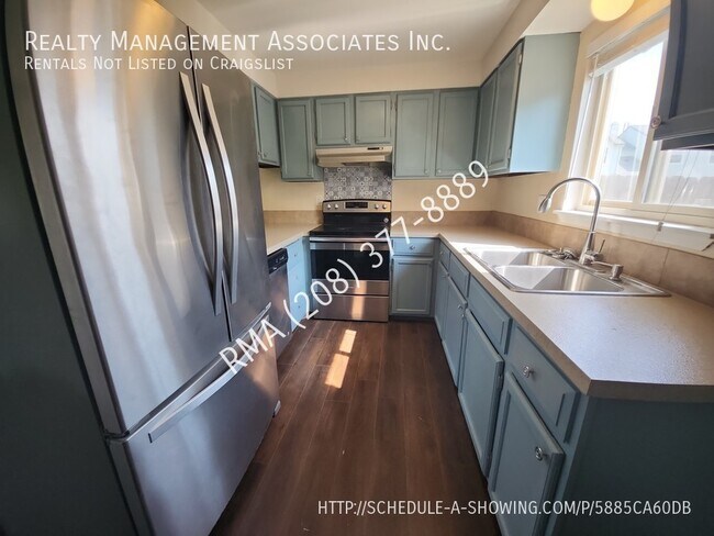 Building Photo - Quality 2 Bedroom Townhouse in Central Boise