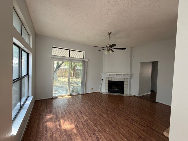 Building Photo - 8023 Dove Trail Dr