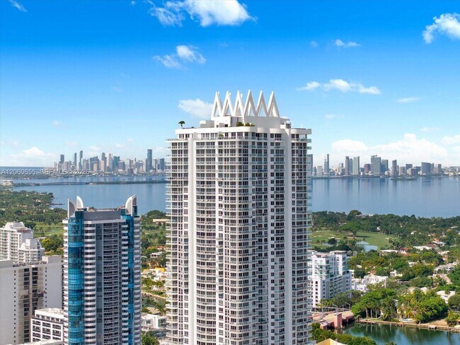 Foto del edificio - 6365 Collins Ave