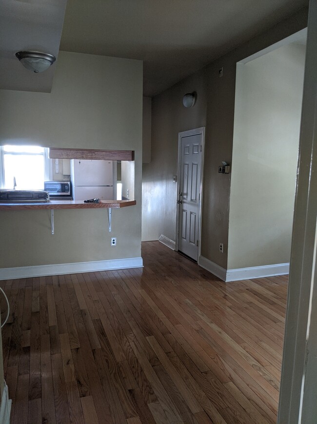 Living Room toward Kitchen - 3907 Pine St