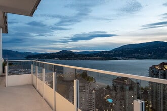 Building Photo - 1181 Sunset Dr