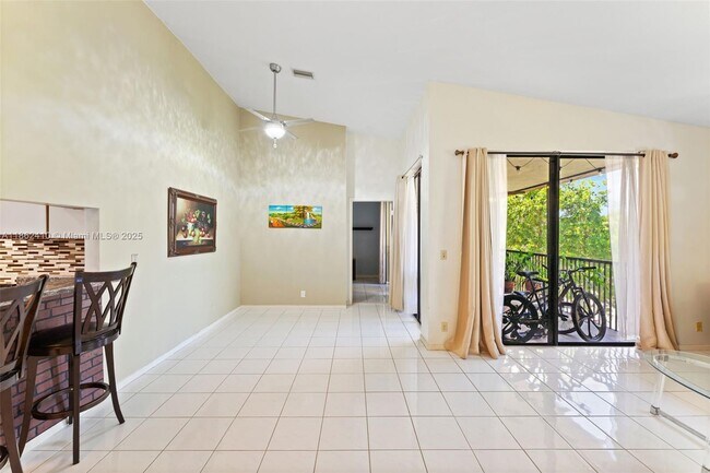 Foto del edificio - 10700 NW 14th St