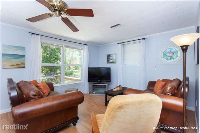 Primary Photo - 38 1st Ave