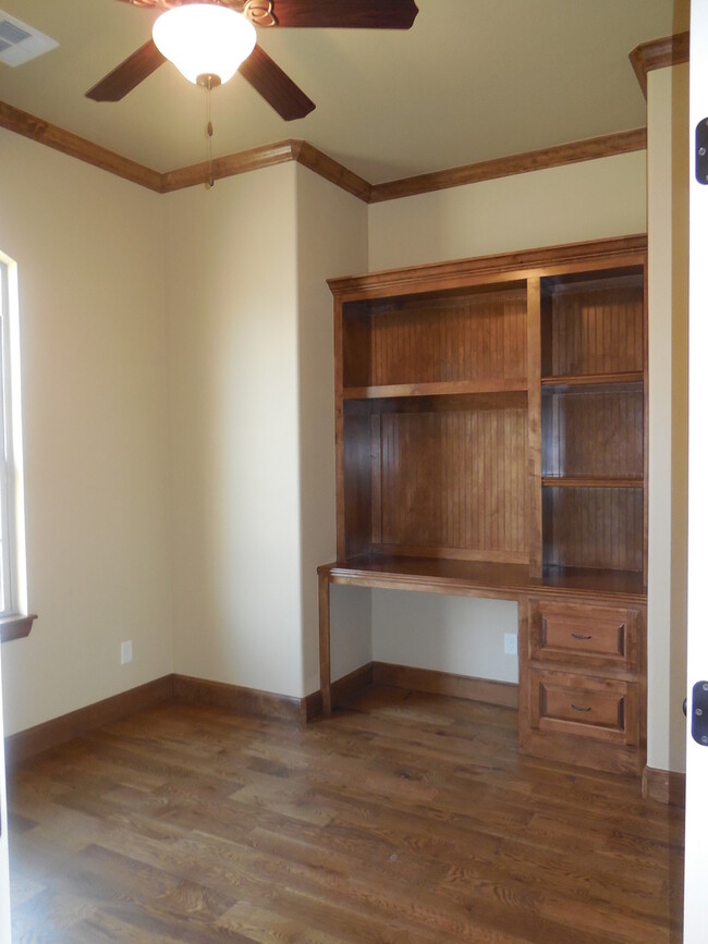 Foto del edificio - Two Bedroom, Two Bathroom w Study Home  in...