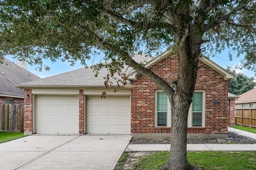 Primary Photo - 5403 Belvedere Dr