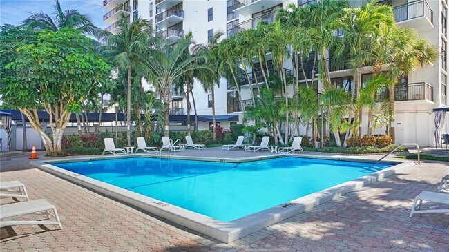 Foto del edificio - 3031 N Ocean Blvd