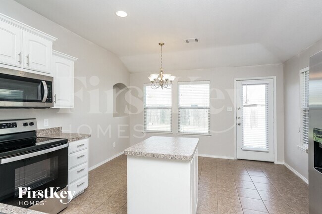 Foto del edificio - 2016 Cattle Creek Rd