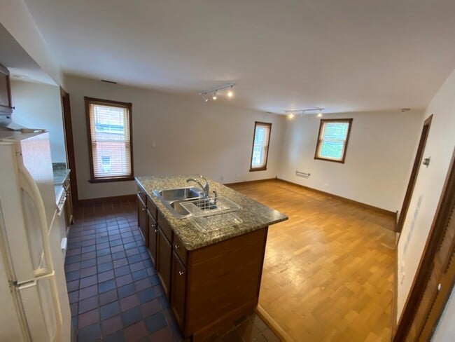 Foto del edificio - 2235 N Halsted St