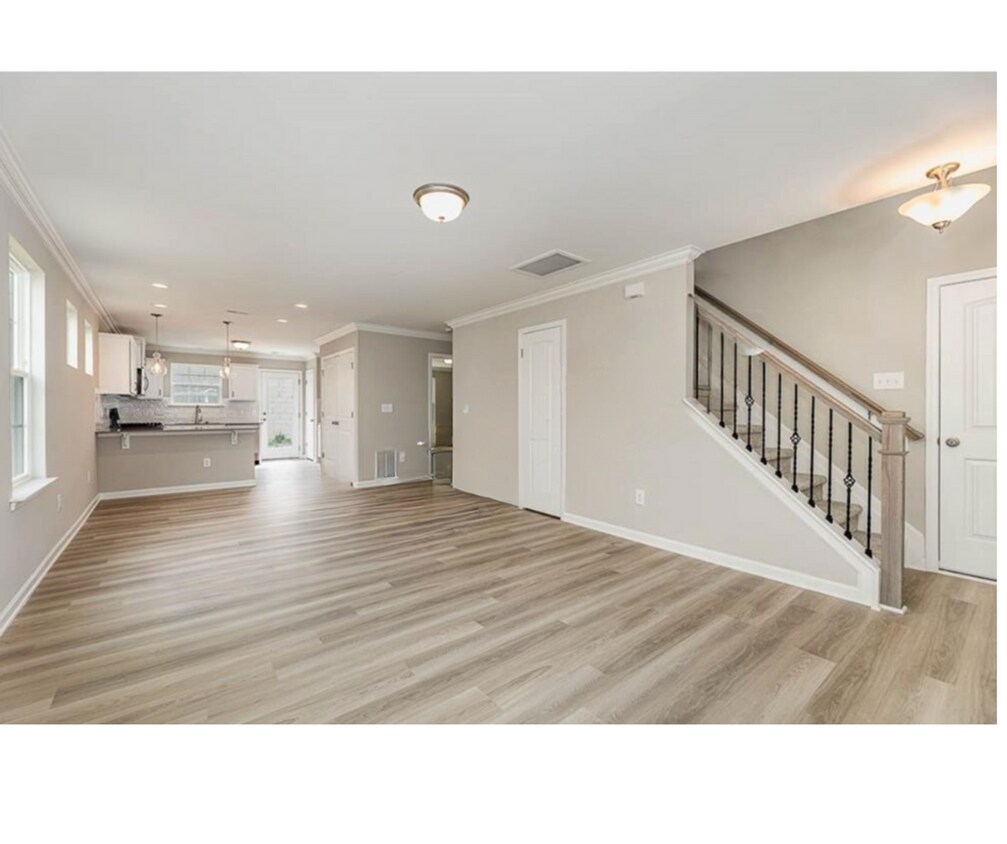 Foto del edificio - 3-Bedroom Townhome with Patio in Greensboro