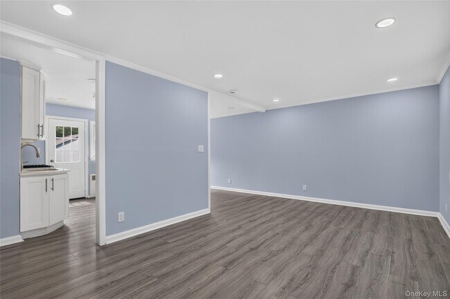 Building Photo - 121 Sheridan Ave