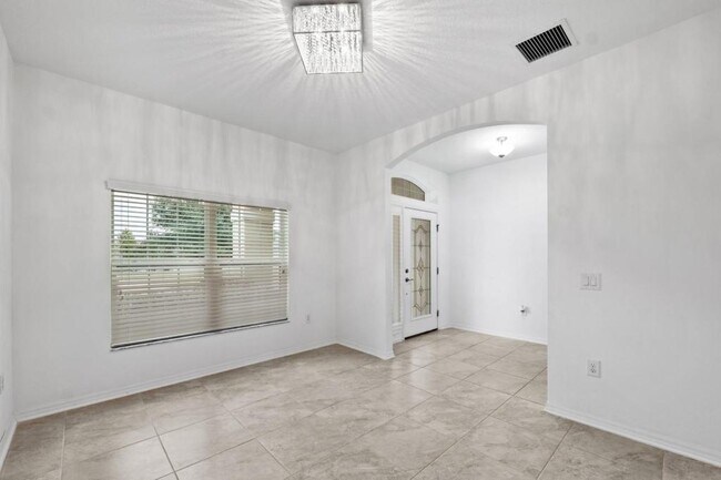 Building Photo - 8121b Bird Whistle Ln
