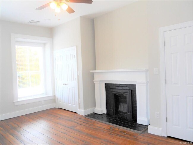 Foto del edificio - 233 N Sycamore St