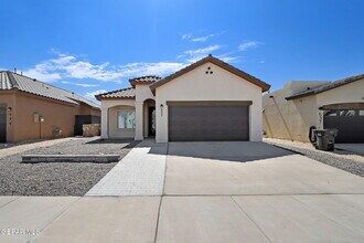 Building Photo - 533 Paseo Modesto Dr