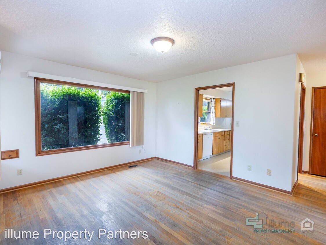 Primary Photo - 2 br, 1 bath House - 6815 E Burnside St