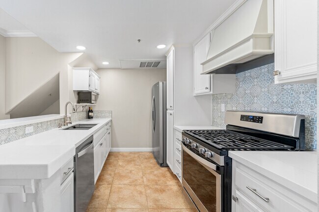 Building Photo - 5200 Premiere Hills Cir