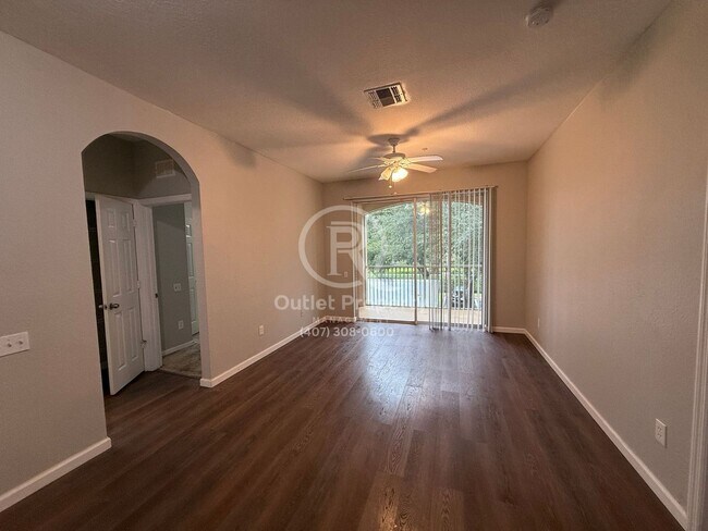 Building Photo - Beautiful Condo 3 Beds / 2 Baths ***Availa...