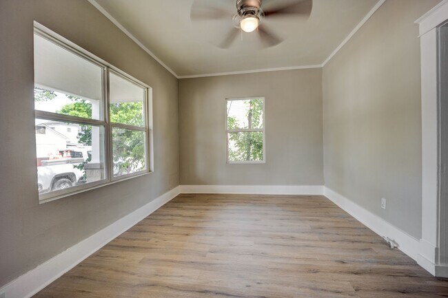 Foto del edificio - Freshly Updated 2 Bedroom House