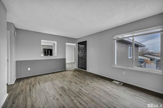Foto del edificio - 6640 Flower St