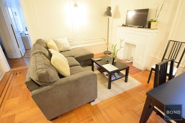 Foto del edificio - 245 E 5th St