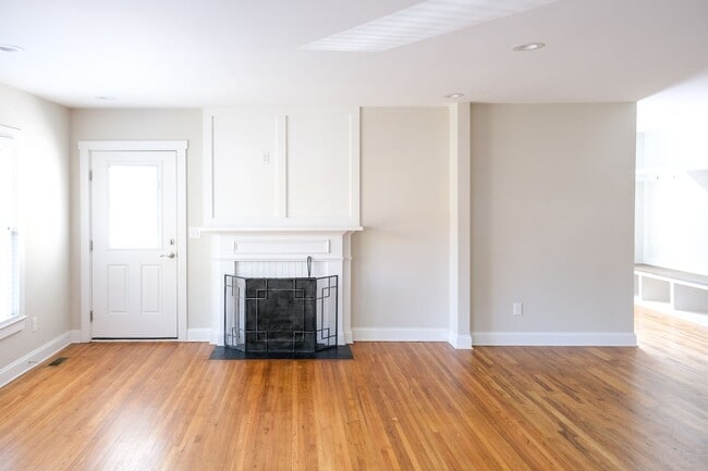 Building Photo - 3 Bedroom, 3 Bath House in Prime Augusta C...