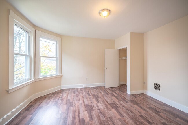 Foto del edificio - 693 Dixwell Ave