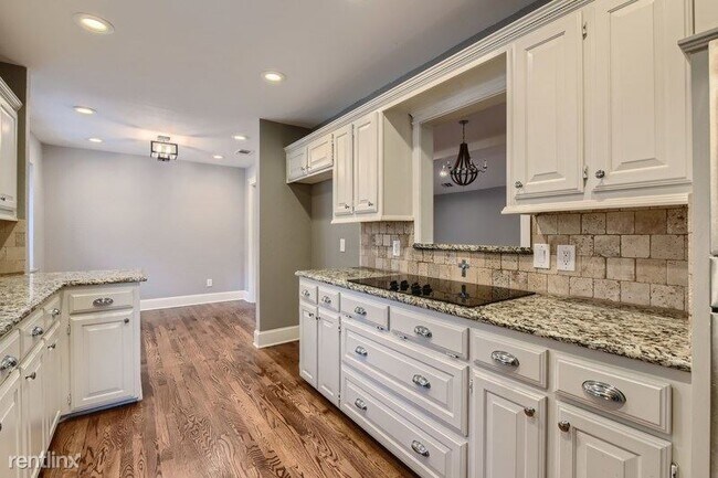Foto del edificio - 4 br, 3 bath House - 207 Tanglewood Dr UNIT