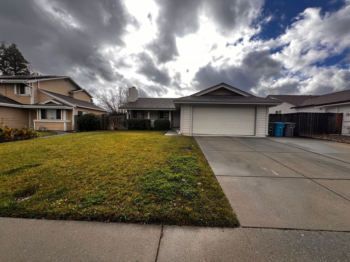 Primary Photo - Browns Valley Beauty, close to schools and...