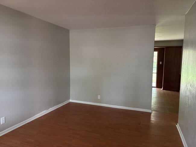Building Photo - 4/1.5 in Denison off Spur 503!