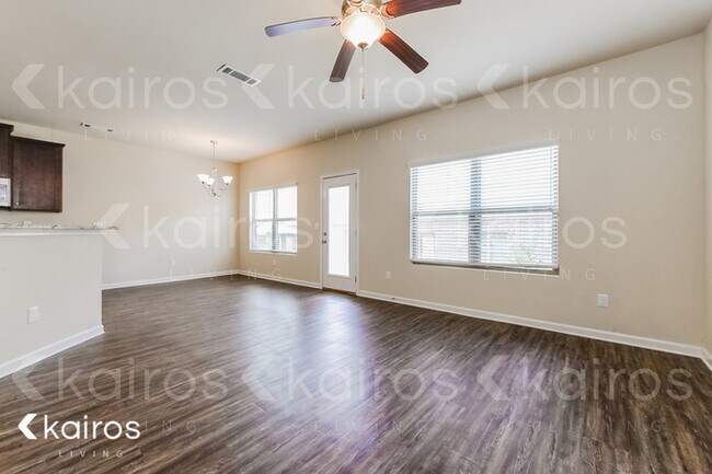 Foto del edificio - 1336 Bass Ln