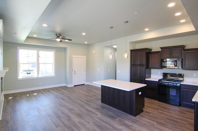 Foto del edificio - Recently Constructed Redding Home!