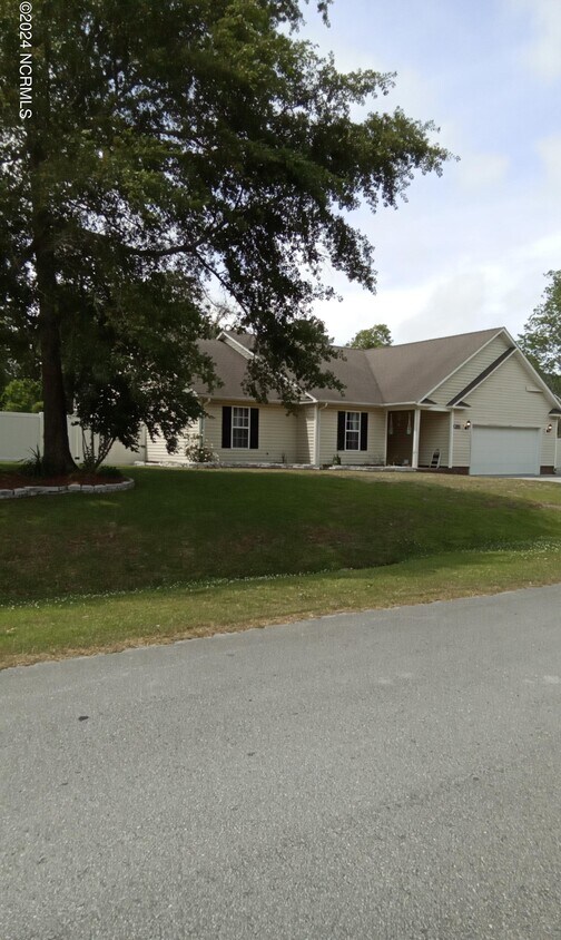 211 Marsh Hen Ct, Swansboro, NC 28584 House Rental in Swansboro, NC