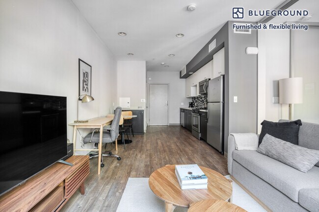 Building Photo - 236 S Los Angeles St