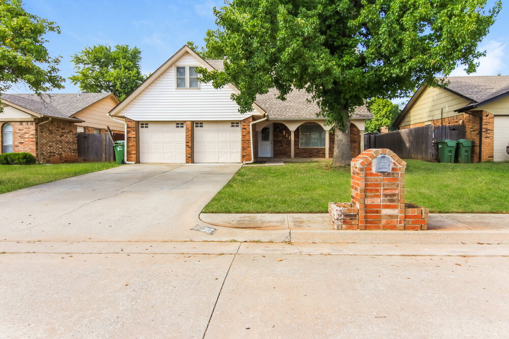 Foto principal - 317 Chickasaw Ln