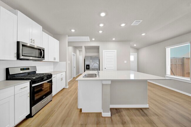 Building Photo - 16675 Sterling Clf St