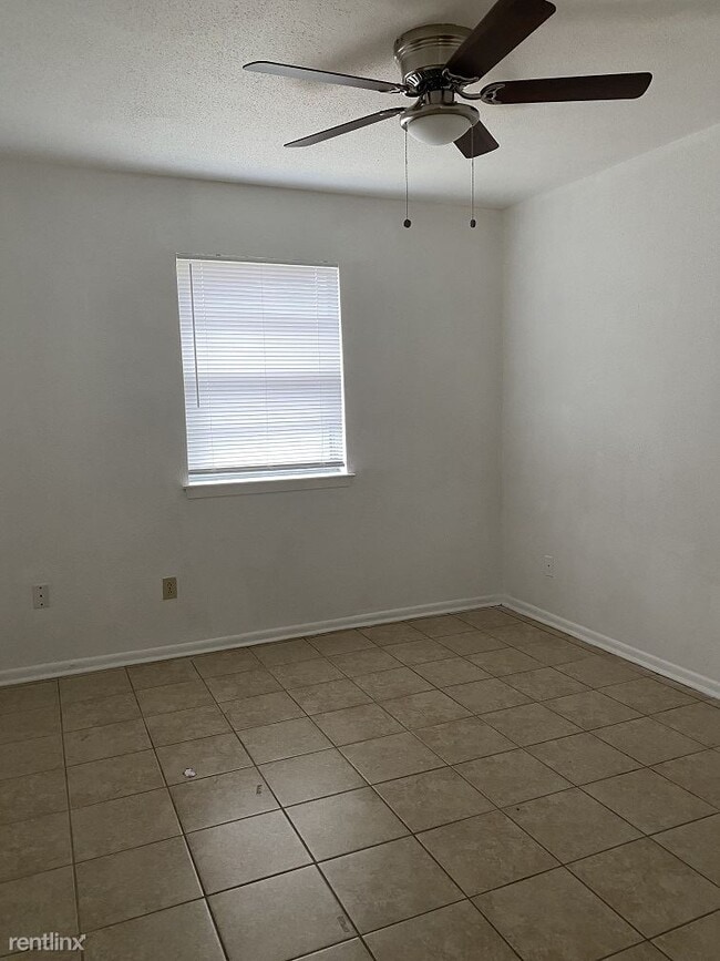 Building Photo - 2 br, 1 bath Duplex - 1504 Anderson St 150...