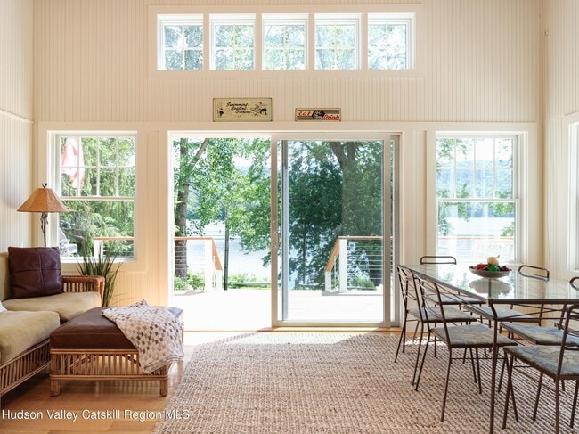 Building Photo - 121 Queechy Lake Dr