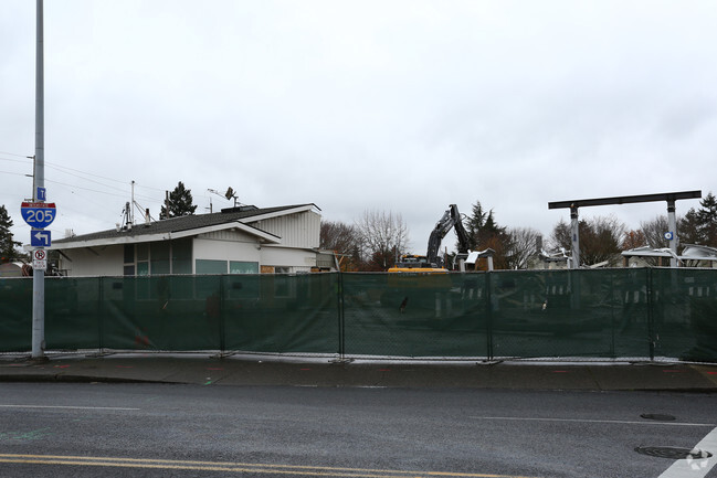 Building Photo - Oliver Station Apartments