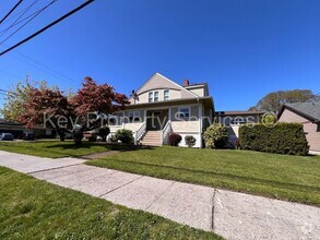 Building Photo - 208 Buckeye St