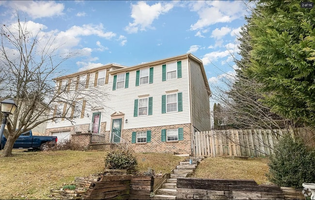 Building Photo - 201 Breezewood Dr